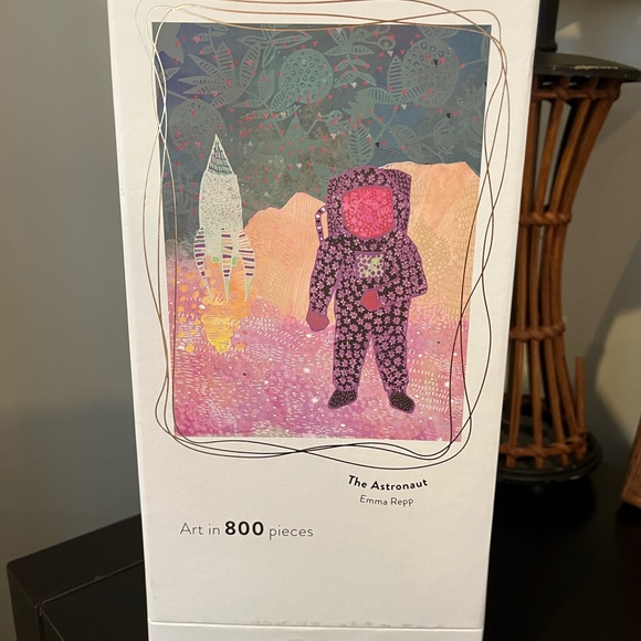 JIGGY The Astronaut Emma Repp 800 Piece Jigsaw Puzzle - Picture 2 of 5